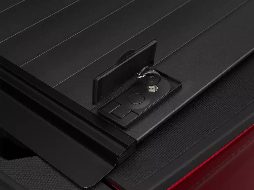 Retrax PRO MX Manual Retractable Tonneau Cover - 5'7 Bed