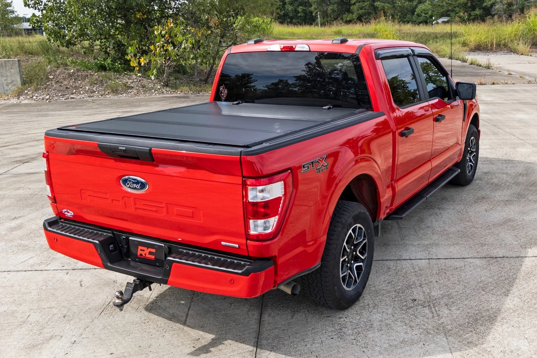 Rough Country Hard Tri-Fold Flip Up Bed Cover 5'7" Bed | Ford F-150 2WD/4WD (2015-2020)
