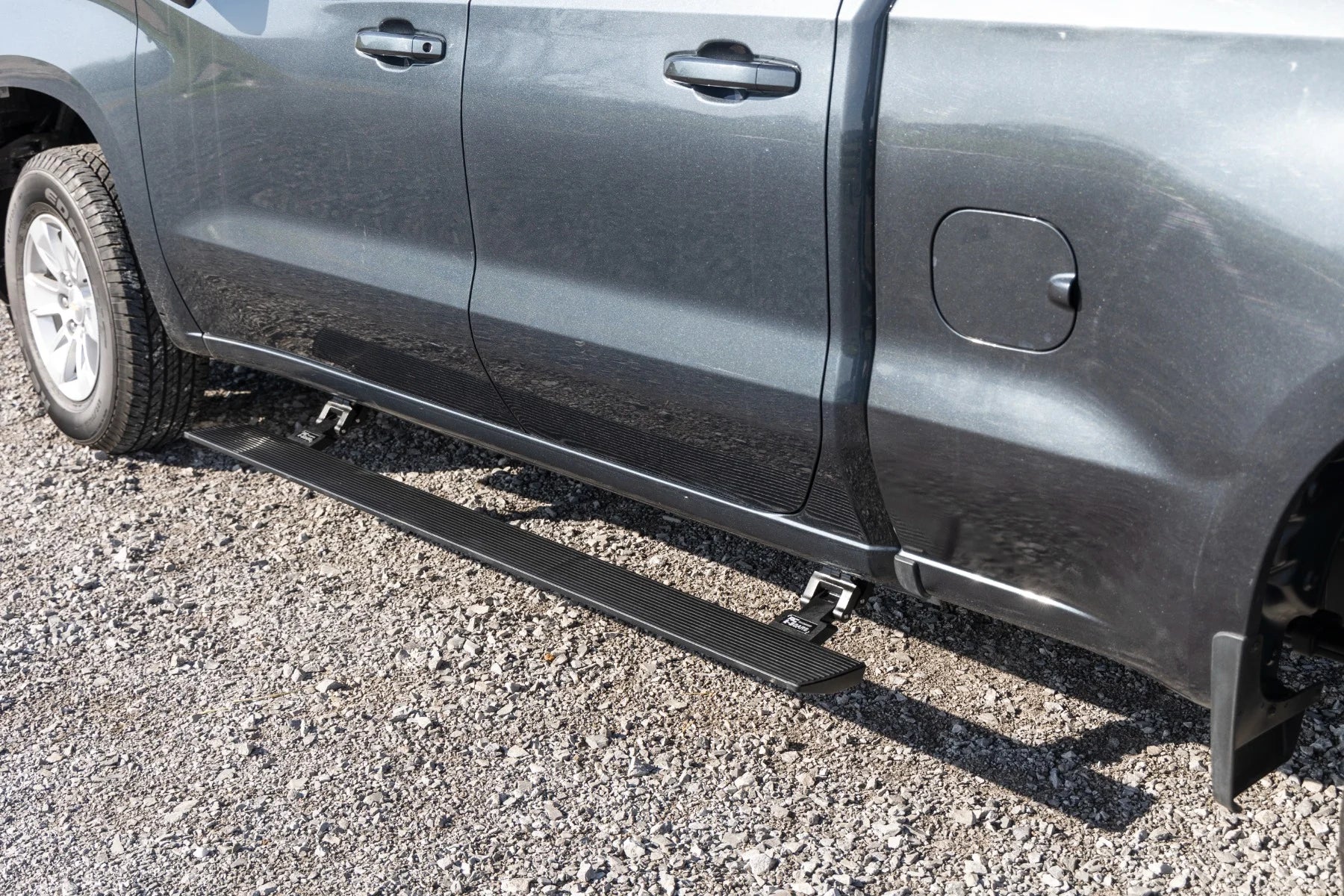 Rough Country Power Running Boards Chevy/GMC 1500/2500HD/3500HD (19-25)