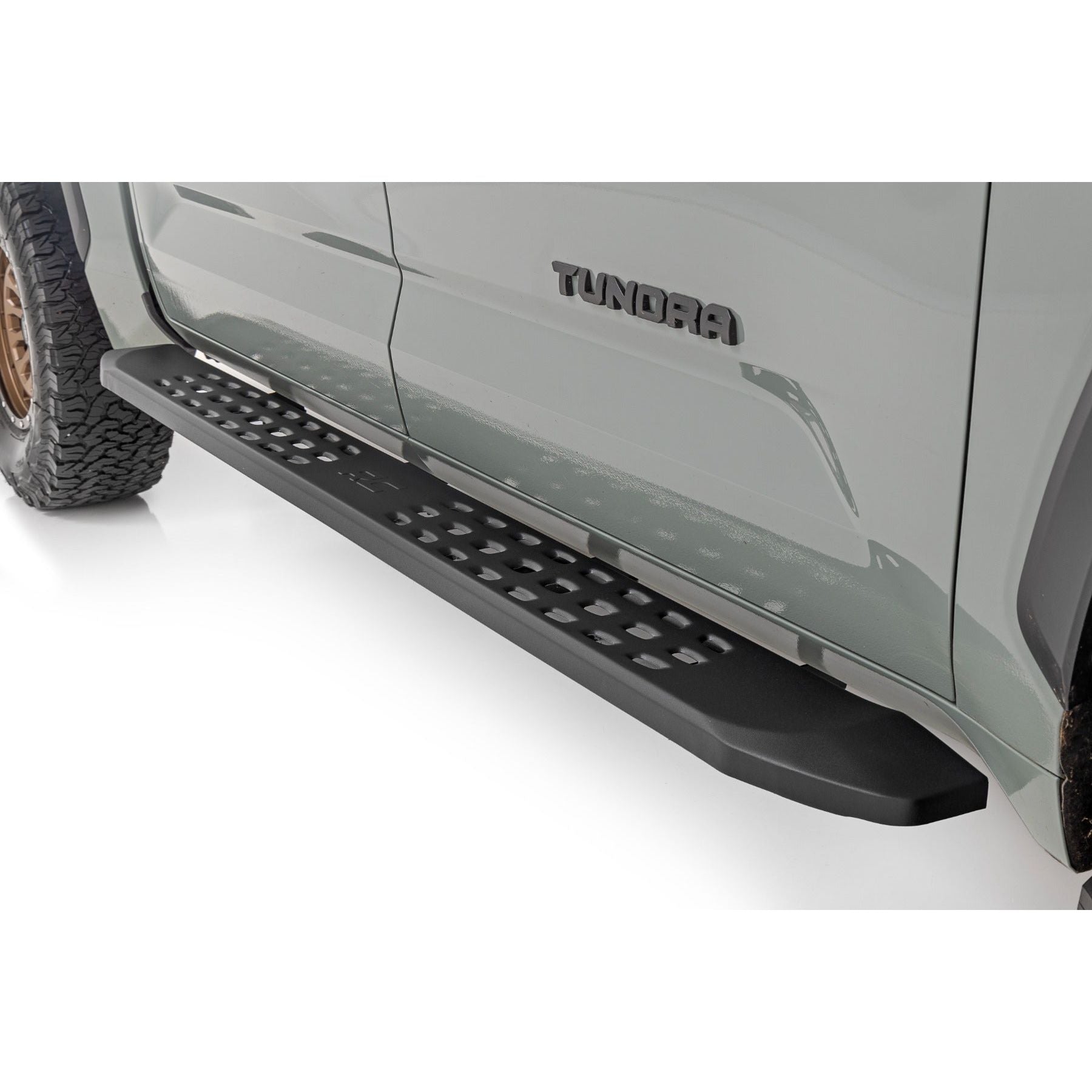 Rough Country RPT2 Running Board Crew Cab | Black | Toyota Tundra 2WD/4WD (2022-2025)