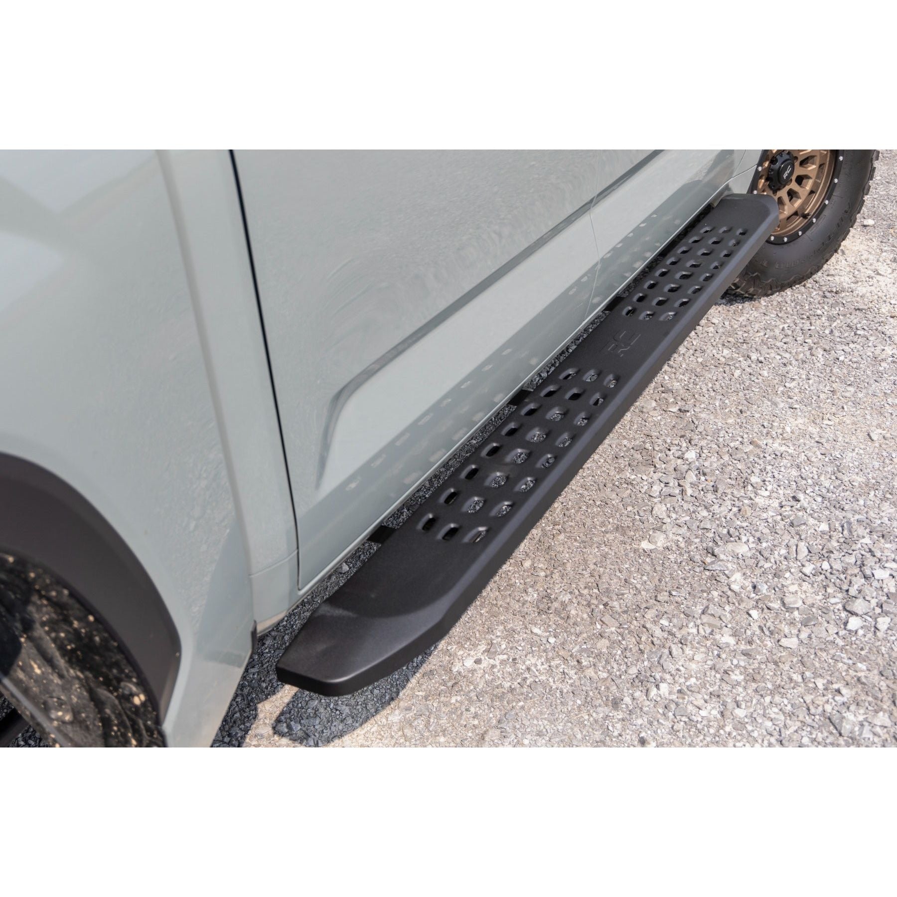 Rough Country RPT2 Running Board Crew Cab | Black | Toyota Tundra 2WD/4WD (2022-2025)