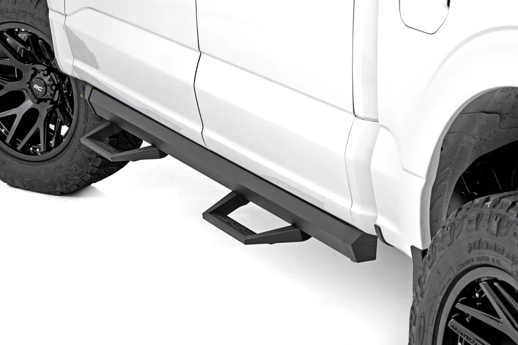 Rough Country SRL2 Adj Aluminum Step Crew Cab | Ford F-150/Lightning/F-250/F-350/Raptor (15-25)