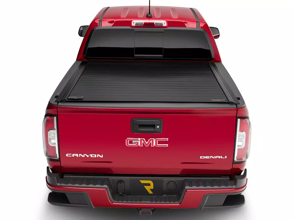 Retrax PRO MX Manual Retractable Tonneau Cover 6'4 Bed