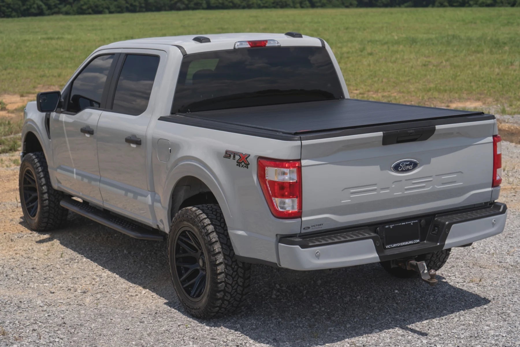 Rough Country Hard Roll Up Bed Cover 5'7" Bed | Ford F-150 (15-25)/F-150 Lightning (22-25)