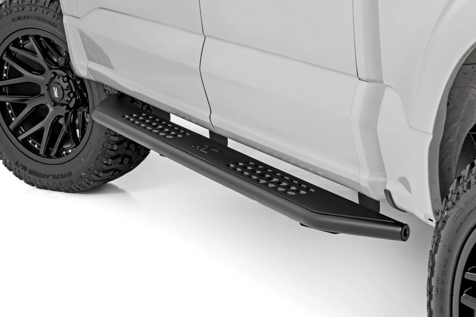 Rough Country OV2 Running Boards Side Step Bars | Crew Cab | Ford F-150/Lightning/F-250/F-350 (15-25)