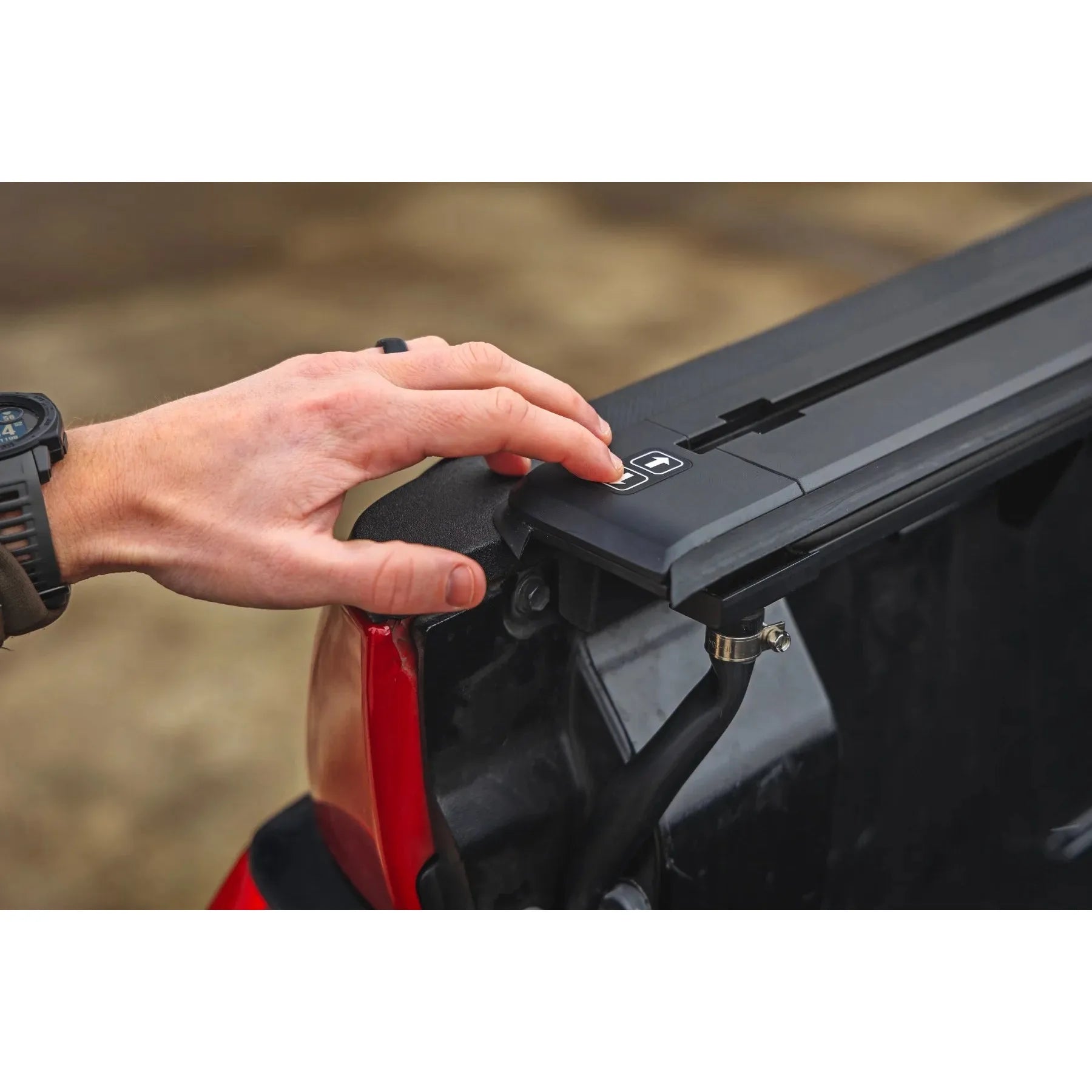 Rough Country Powered Retractable Bed Cover 5'7" Bed | Toyota Tundra (22-25)