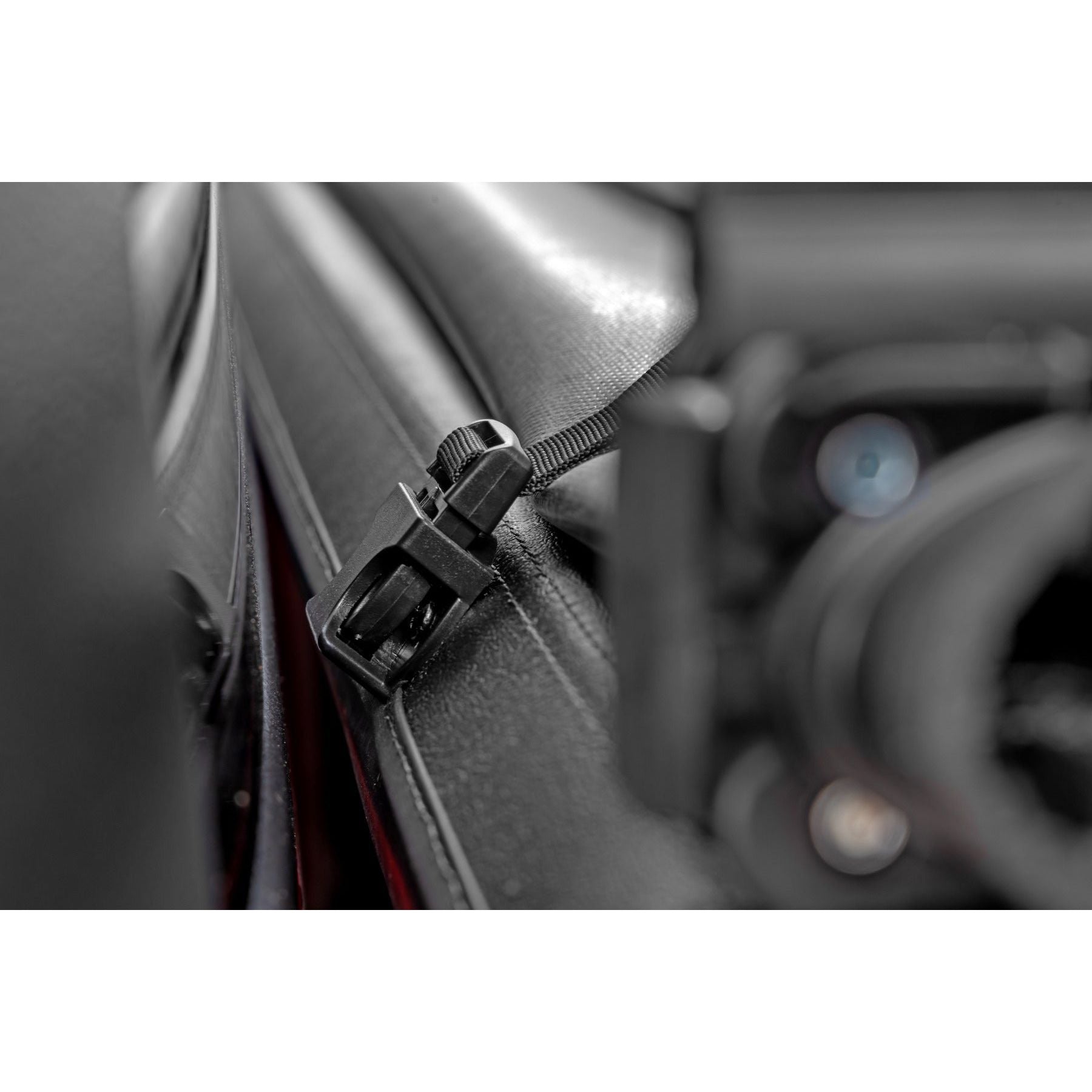 Rough Country Soft Tri-Fold Bed Cover 5' Bed | Jeep Gladiator JT 4WD (2020-2025)